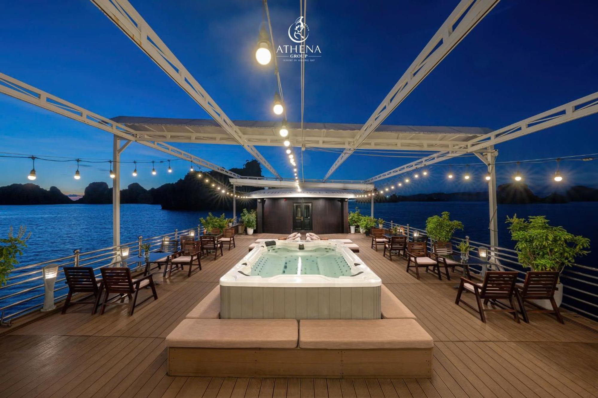 Athena Royal Cruise - Luxury In Halong Bay Ha Long Exterior foto