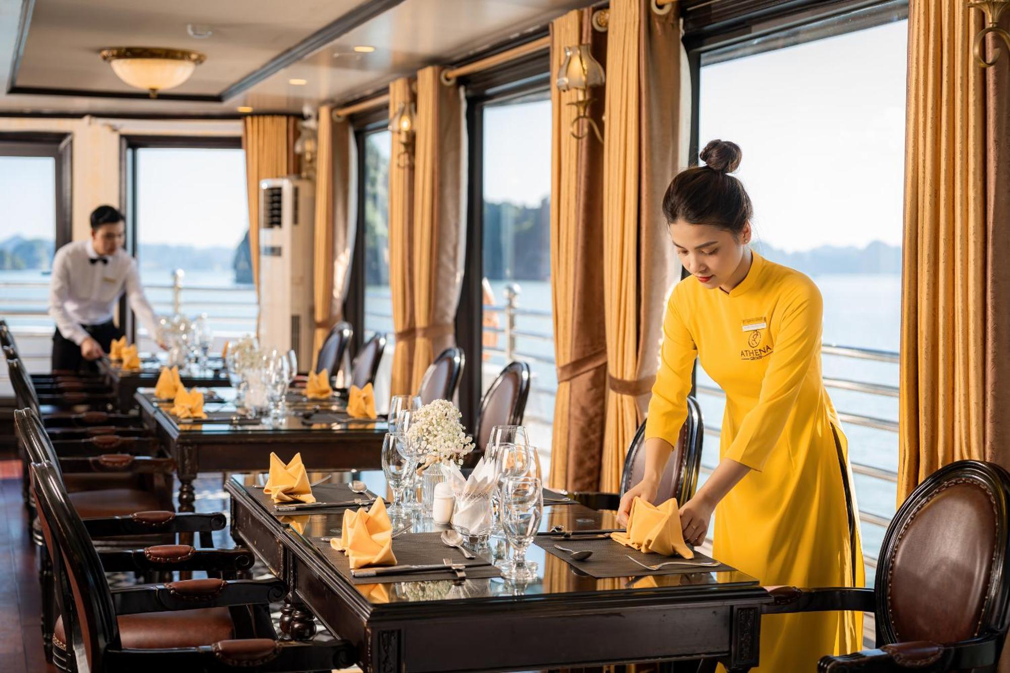 Athena Royal Cruise - Luxury In Halong Bay Ha Long Exterior foto
