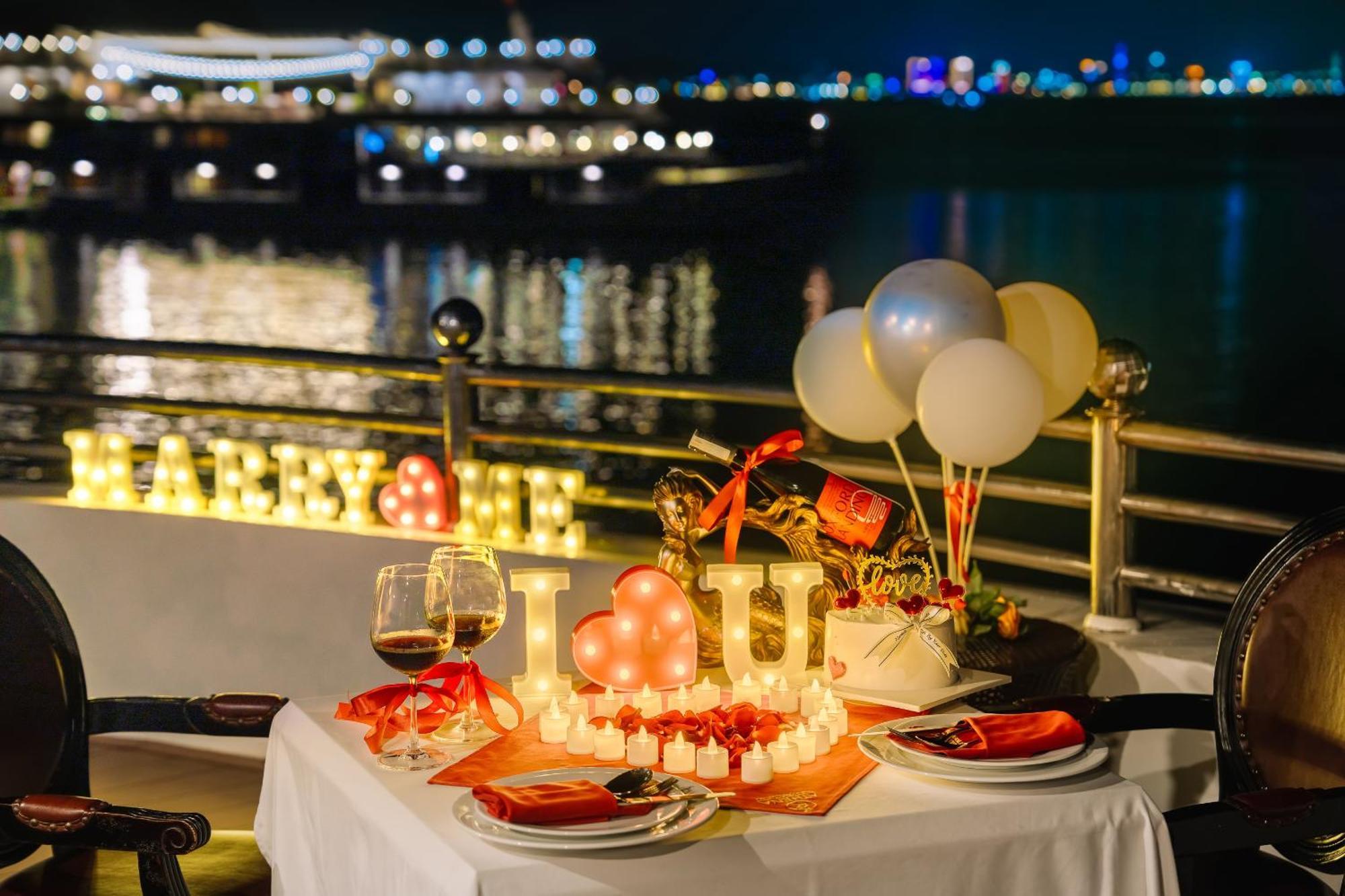 Athena Royal Cruise - Luxury In Halong Bay Ha Long Exterior foto