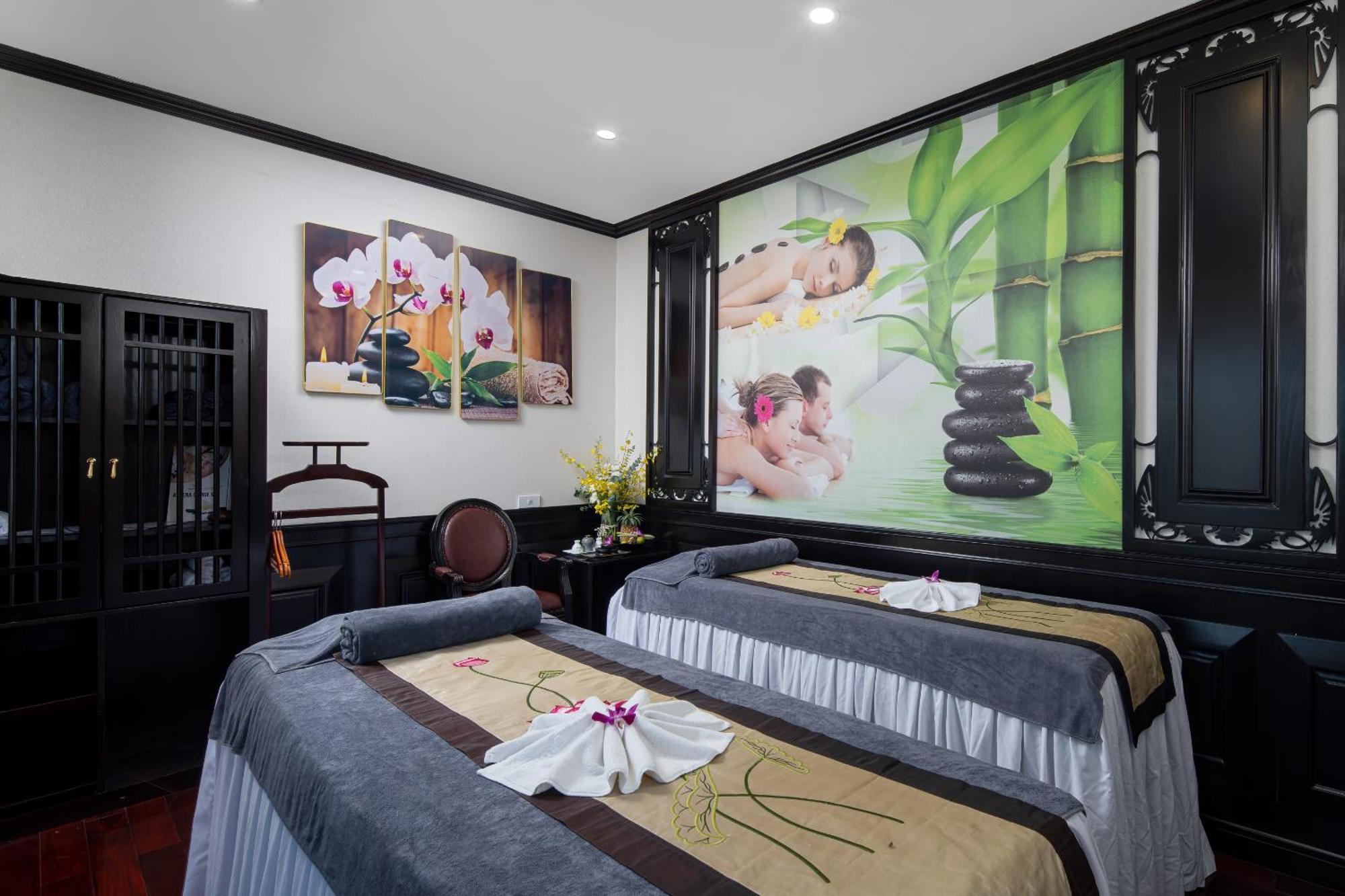 Athena Royal Cruise - Luxury In Halong Bay Ha Long Exterior foto