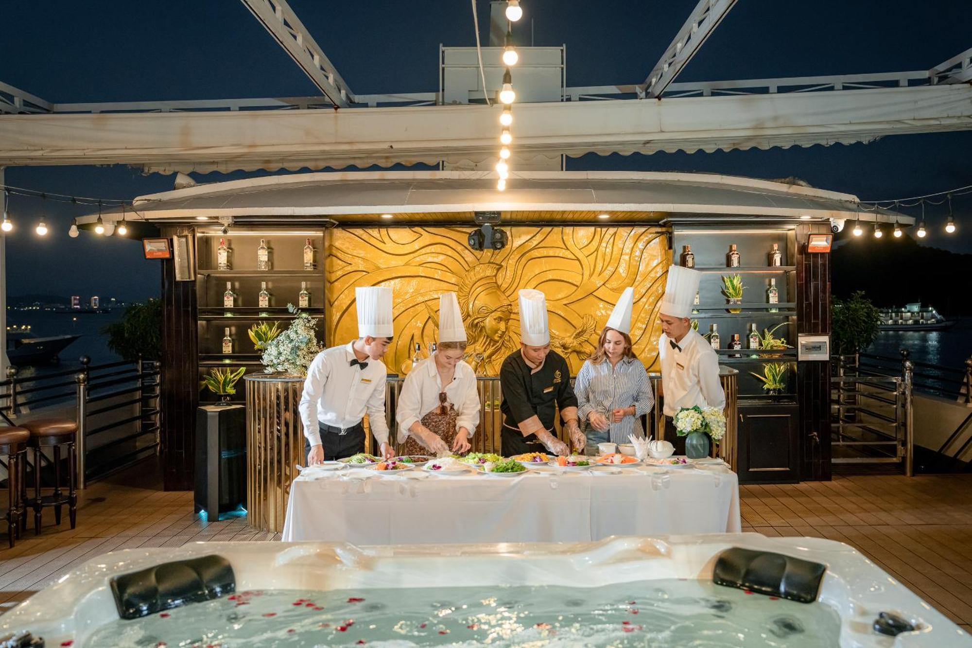 Athena Royal Cruise - Luxury In Halong Bay Ha Long Exterior foto