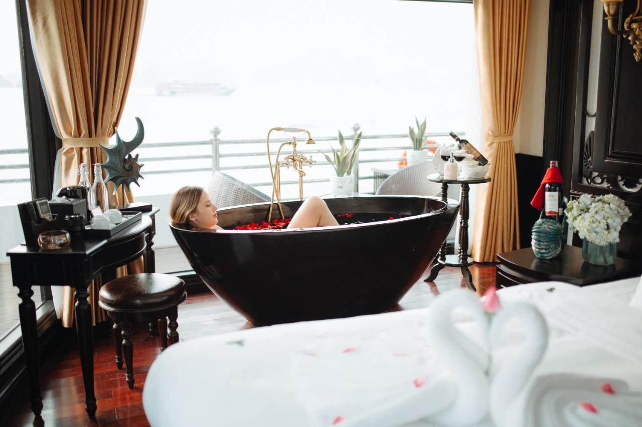 Athena Royal Cruise - Luxury In Halong Bay Ha Long Exterior foto